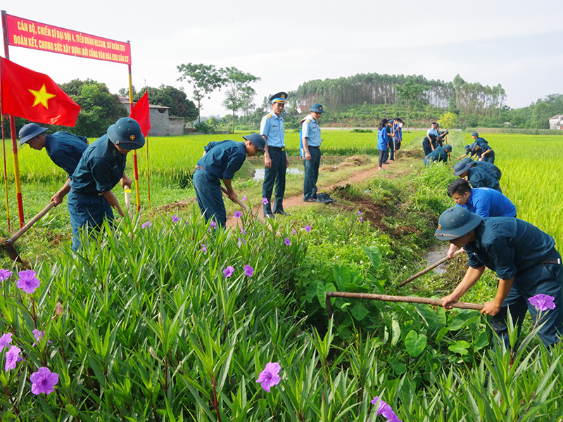Sư đoàn 365 làm công tác dân vận trên địa bàn tỉnh Bắc Giang