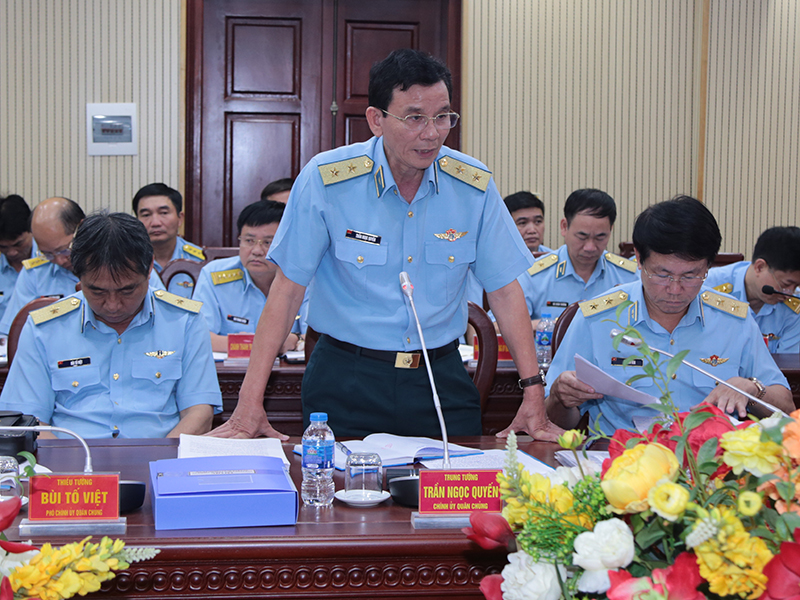 Hội nghị bàn giao chức trách, nhiệm vụ Tư lệnh Quân chủng Phòng không - Không quân