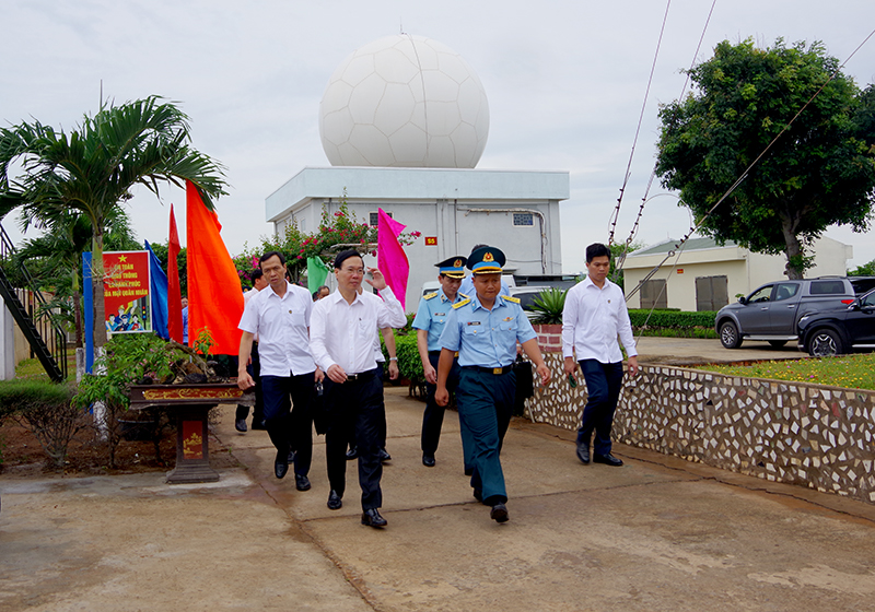 Chủ tịch nước Võ Văn Thưởng thăm và làm việc tại Trạm Ra đa 55, Trung đoàn 292