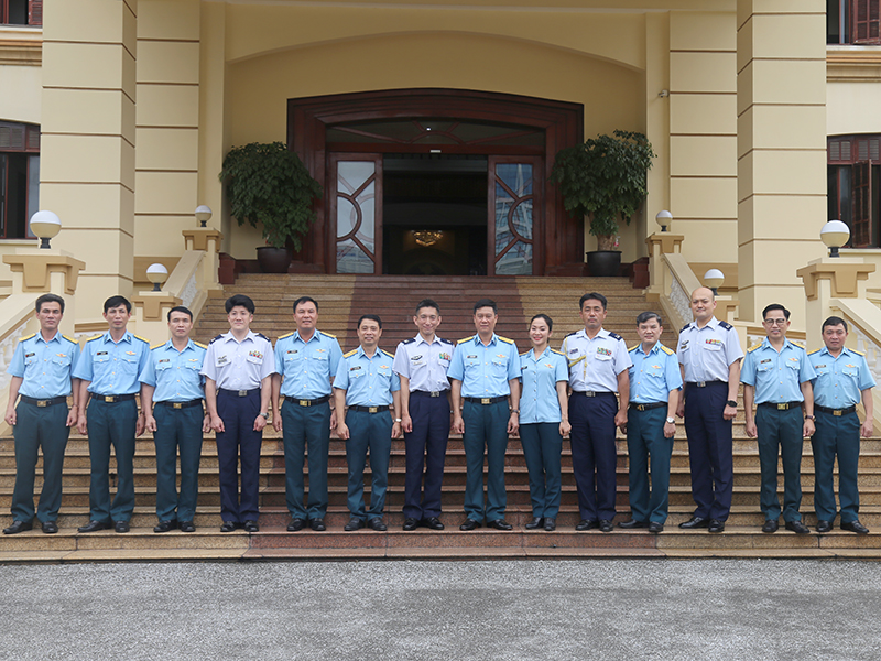 Đoàn Văn công Lực lượng Tự vệ trên không Nhật Bản thăm Quân chủng Phòng không - Không quân