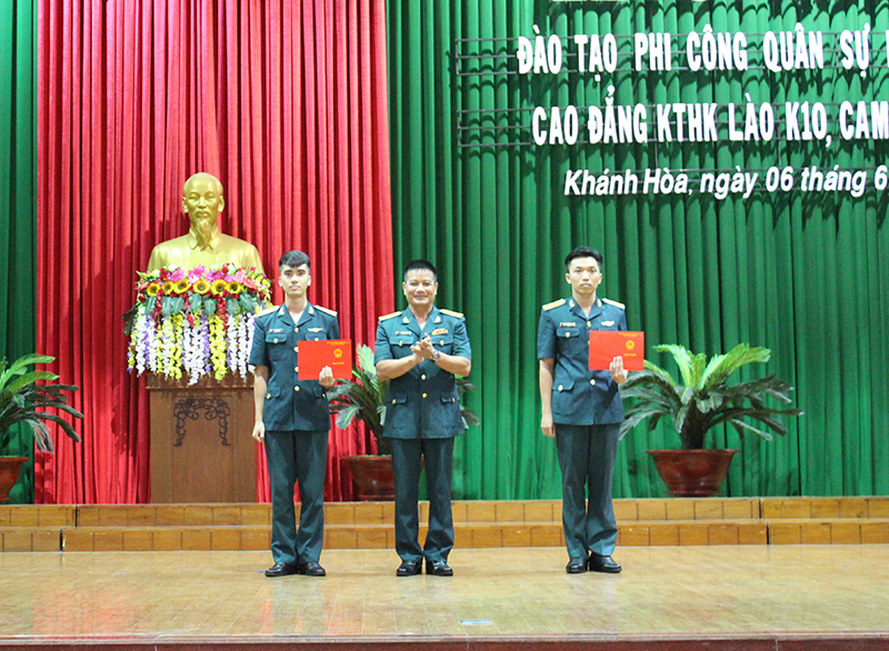 Trường Sĩ quan Không quân tổ chức Lễ tốt nghiệp cho học viên phi công quân sự các khóa 46, 47 và học viên quốc tế