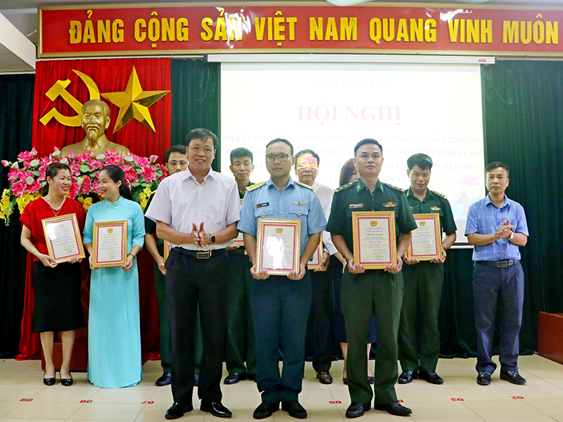 Học viện Phòng không-Không quân đạt thành tích xuất sắc trong Cuộc thi chính luận về bảo vệ nền tảng tư tưởng của Đảng lần thứ Ba, năm 2023 trên địa bàn thị xã Sơn Tây, TP Hà Nội