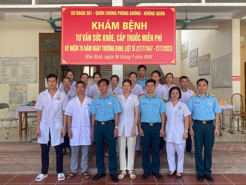 Sư đoàn 361 tổ chức khám bệnh, phát thuốc miễn phí cho dối tượng chính sách tại tỉnh Hòa Bình