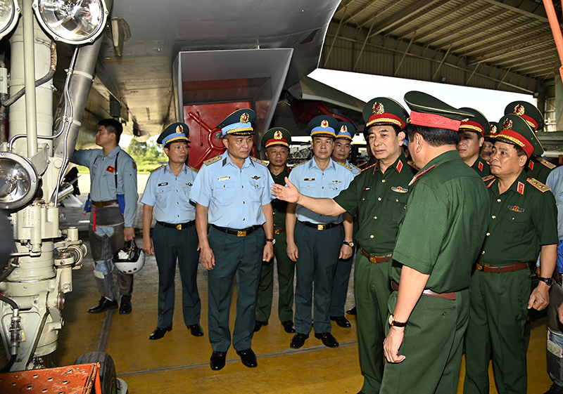Đại tướng Phan Văn Giang - Bộ trưởng Bộ Quốc phòng thăm và làm việc tại Sư đoàn 371, Sư đoàn 365