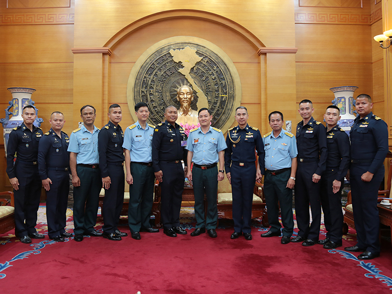 Đoàn Tổ bay Không quân Hoàng gia Thái Lan thăm và làm việc tại Quân chủng Phòng không - Không quân