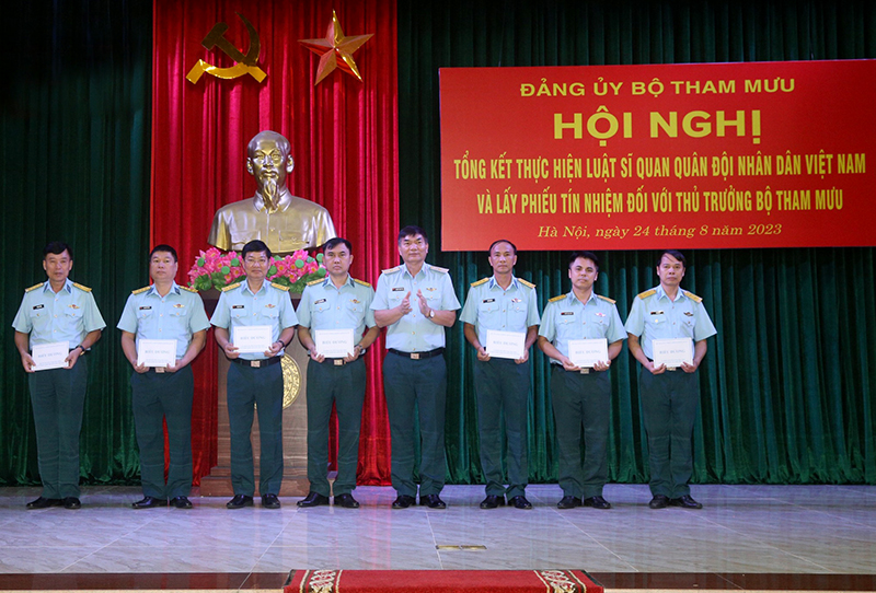 Bộ Tham mưu Quân chủng PK-KQ tổng kết thực hiện Luật Sĩ quan Quân đội nhân dân Việt Nam