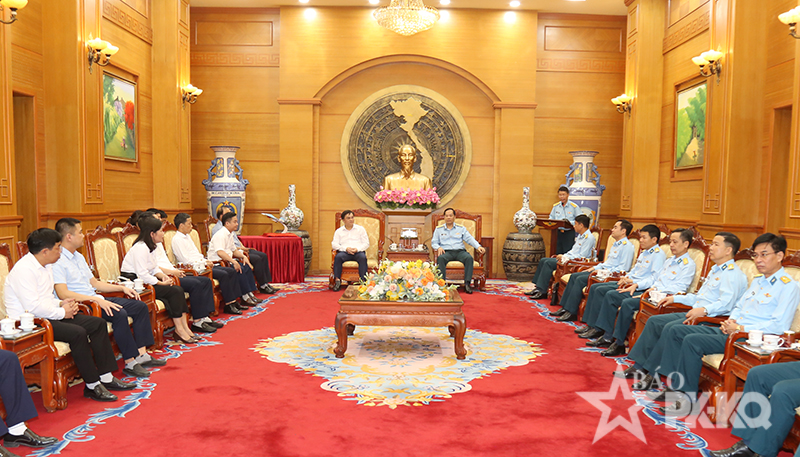 Đo&agrave;n đại biểu X&atilde; Kim B&igrave;nh, Tỉnh Tuy&ecirc;n Quang thăm Qu&acirc;n chủng Ph&ograve;ng kh&ocirc;ng-Kh&ocirc;ng qu&acirc;n