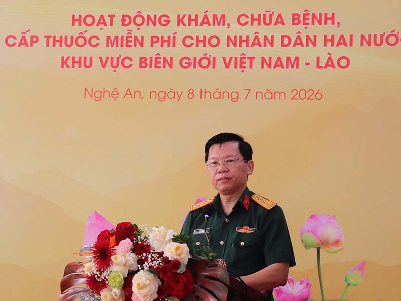 Kh&aacute;m bệnh, cấp thuốc miễn ph&iacute; cho nh&acirc;n d&acirc;n khu vực bi&ecirc;n giới Việt Nam - L&agrave;o