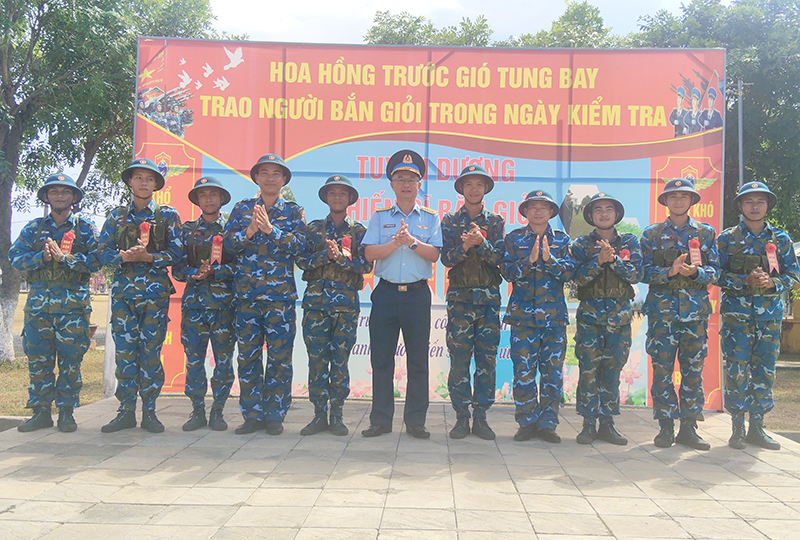Sư đo&agrave;n 375 ho&agrave;n th&agrave;nh nội dung kiểm tra &ldquo;3 tiếng nổ&rdquo; cho chiến sĩ mới