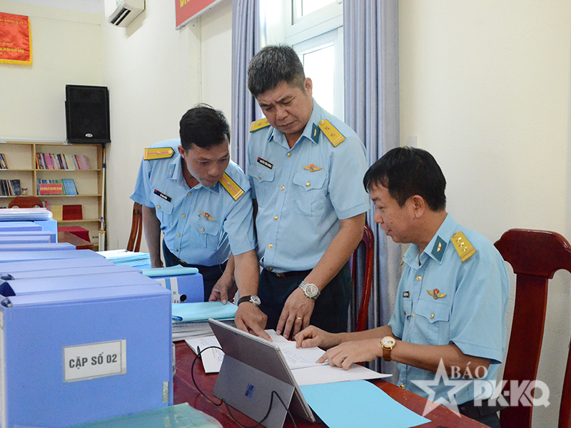 Qu&acirc;n chủng Ph&ograve;ng kh&ocirc;ng - Kh&ocirc;ng qu&acirc;n kiểm tra kết quả x&acirc;y dựng đơn vị vững mạnh to&agrave;n diện &ldquo;mẫu mực, ti&ecirc;u biểu&rdquo; năm 2026 tại Kho K336