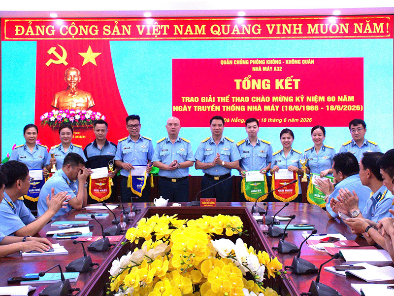 Nh&agrave; m&aacute;y A32 bế mạc Giải thể thao ch&agrave;o mừng ng&agrave;y truyền thống