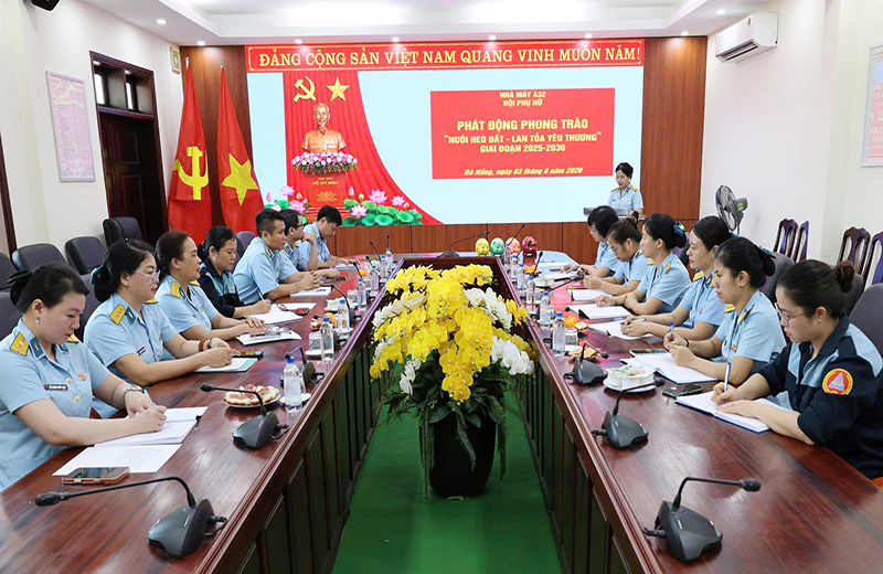 Hội Phụ nữ Nh&agrave; m&aacute;y A32 ph&aacute;t động phong tr&agrave;o &ldquo;Nu&ocirc;i heo đất - Lan tỏa y&ecirc;u thương&rdquo;