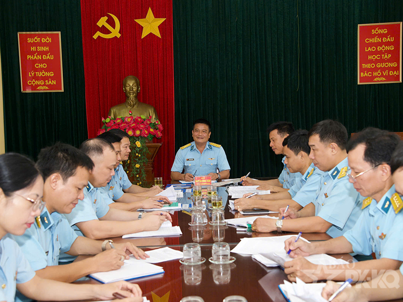 Qu&acirc;n chủng Ph&ograve;ng kh&ocirc;ng-Kh&ocirc;ng qu&acirc;n kiểm tra kết quả x&acirc;y dựng đơn vị vững mạnh to&agrave;n diện &ldquo;mẫu mực, ti&ecirc;u biểu&rdquo; năm 2026 tại Học viện PK-KQ