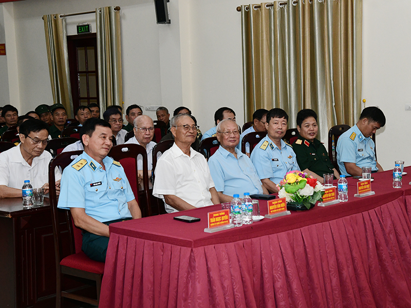 Ban li&ecirc;n lạc Bạn chiến đấu Sư đo&agrave;n 365 gặp mặt kỉ niệm 60 năm Ng&agrave;y truyền thống Đo&agrave;n Ph&ograve;ng kh&ocirc;ng H&agrave; Bắc anh h&ugrave;ng