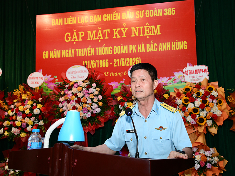 Ban li&ecirc;n lạc Bạn chiến đấu Sư đo&agrave;n 365 gặp mặt kỉ niệm 60 năm Ng&agrave;y truyền thống Đo&agrave;n Ph&ograve;ng kh&ocirc;ng H&agrave; Bắc anh h&ugrave;ng