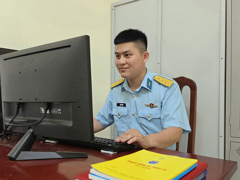 Dấu ấn người trợ l&yacute; qu&acirc;n huấn ở Lữ đo&agrave;n 918