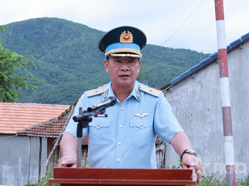 Trung đo&agrave;n 910 kh&aacute;nh th&agrave;nh, b&agrave;n giao nh&agrave; cho gia đ&igrave;nh l&agrave; con đẻ của người hoạt động kh&aacute;ng chiến bị nhiễm chất độc h&oacute;a học