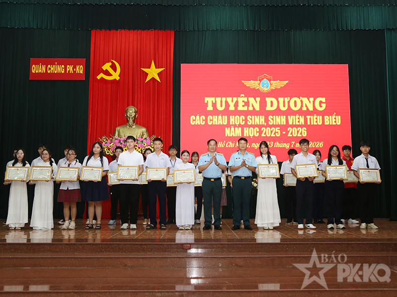 Lan tỏa truyền thống hiếu học trong gia đ&igrave;nh qu&acirc;n nh&acirc;n