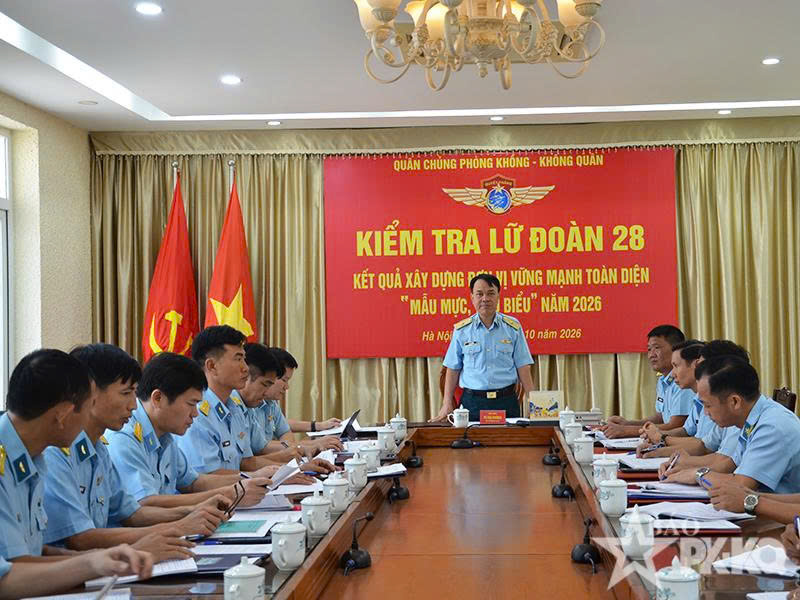Qu&acirc;n chủng Ph&ograve;ng kh&ocirc;ng-Kh&ocirc;ng qu&acirc;n kiểm tra kết quả x&acirc;y dựng đơn vị vững mạnh to&agrave;n viện &ldquo;mẫu mực, ti&ecirc;u biểu&rdquo; năm 2026 tại Lữ đo&agrave;n 28