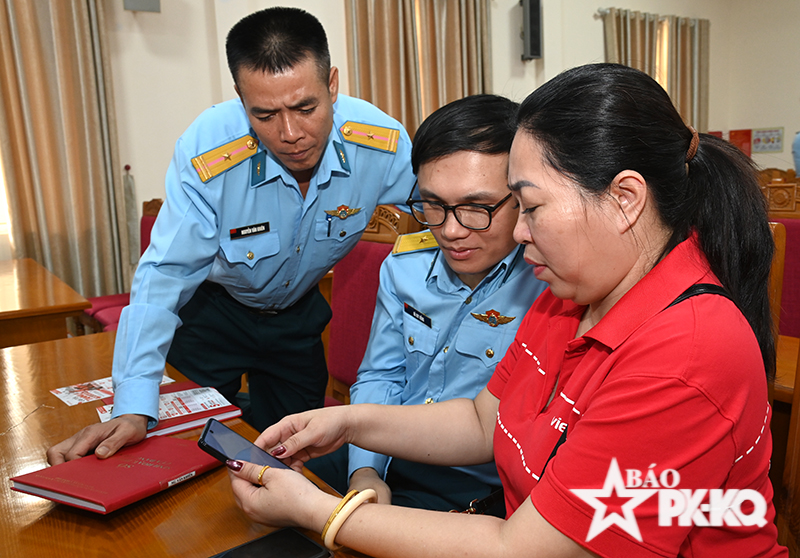 Cục Ch&iacute;nh trị Ph&ograve;ng kh&ocirc;ng-Kh&ocirc;ng qu&acirc;n phối hợp với Viettel H&agrave; Nội tổ chức hội thảo giới thiệu v&agrave; triển khai nền tảng Viettel Tammi