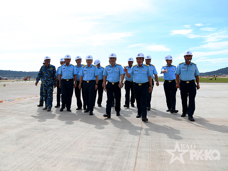 L&iacute;nh thợ ACC tr&ecirc;n c&ocirc;ng trường trọng điểm APEC