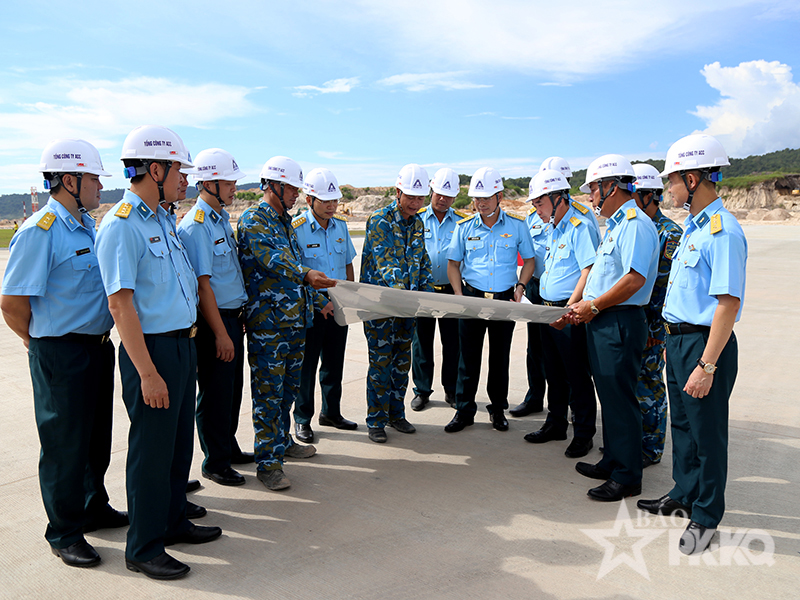 L&iacute;nh thợ ACC tr&ecirc;n c&ocirc;ng trường trọng điểm APEC