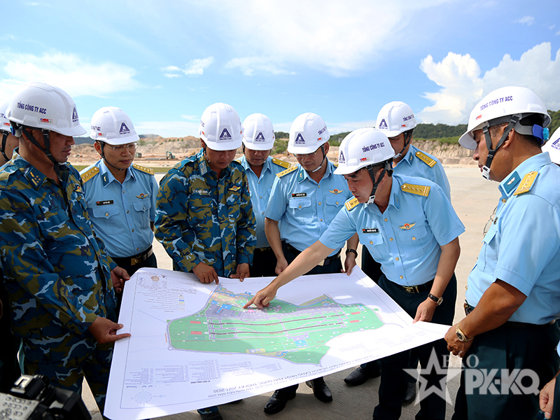 L&iacute;nh thợ ACC tr&ecirc;n c&ocirc;ng trường trọng điểm APEC