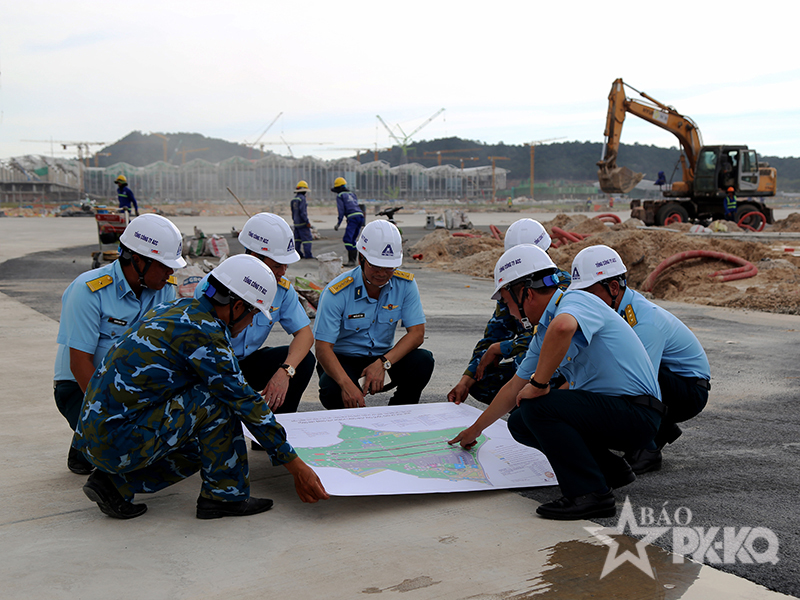 L&iacute;nh thợ ACC tr&ecirc;n c&ocirc;ng trường trọng điểm APEC