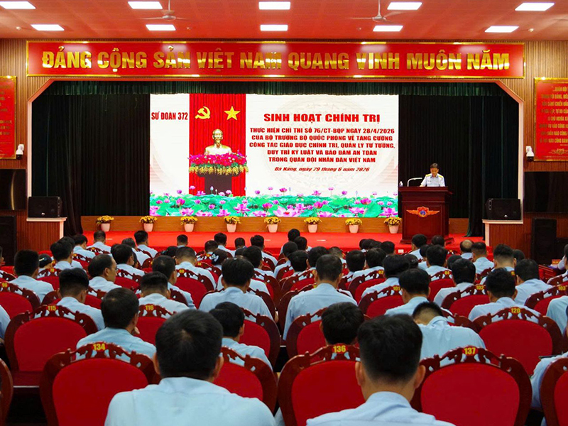 Sư đo&agrave;n 372 tổ chức sinh hoạt ch&iacute;nh trị thực hiện Chỉ thị số 76/CT-BQP của Bộ trưởng Bộ Quốc ph&ograve;ng