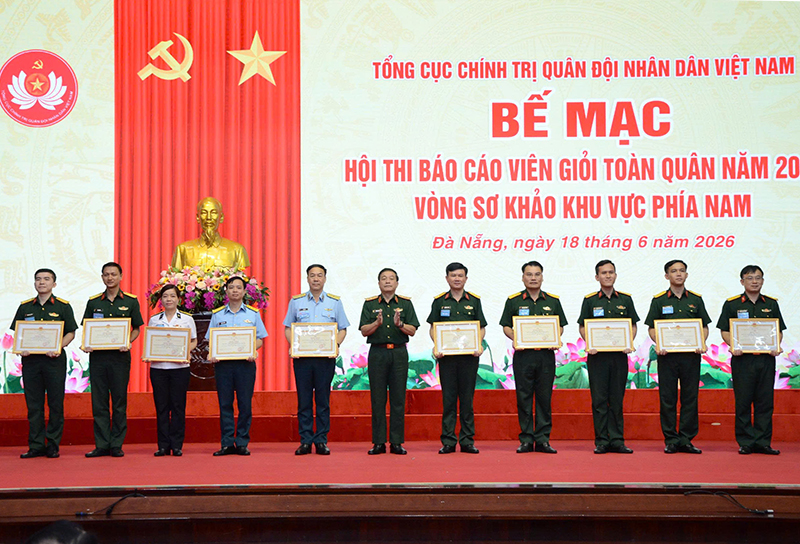 Ghi nhận ở Hội thi B&aacute;o c&aacute;o vi&ecirc;n giỏi to&agrave;n qu&acirc;n khu vực ph&iacute;a Nam