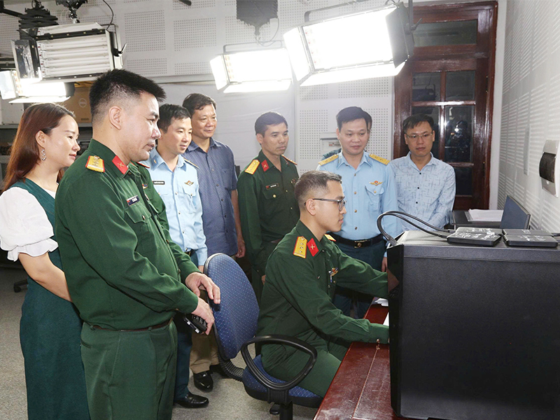 Một thập kỷ đổi mới v&agrave; ph&aacute;t triển
