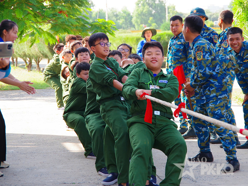 Sư đo&agrave;n 377 phối hợp tổ chức chương tr&igrave;nh &ldquo;Học kỳ trong Qu&acirc;n đội&rdquo; năm 2026