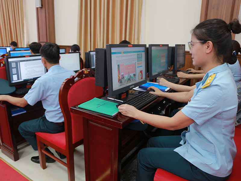 Qu&acirc;n chủng Ph&ograve;ng kh&ocirc;ng-Kh&ocirc;ng qu&acirc;n tập huấn cải c&aacute;ch h&agrave;nh ch&iacute;nh, chuyển đổi số, triển khai Phong tr&agrave;o &ldquo;B&igrave;nh d&acirc;n học vụ số&rdquo; năm 2026