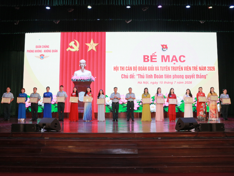 Tỏa s&aacute;ng bản lĩnh, tr&iacute; tuệ v&agrave; sức trẻ ph&ograve;ng kh&ocirc;ng, kh&ocirc;ng qu&acirc;n