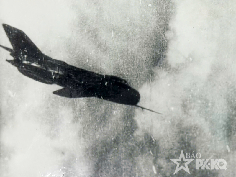 MiG-19 chủ động xuất k&iacute;ch, bắn rơi 2 m&aacute;y bay Mỹ