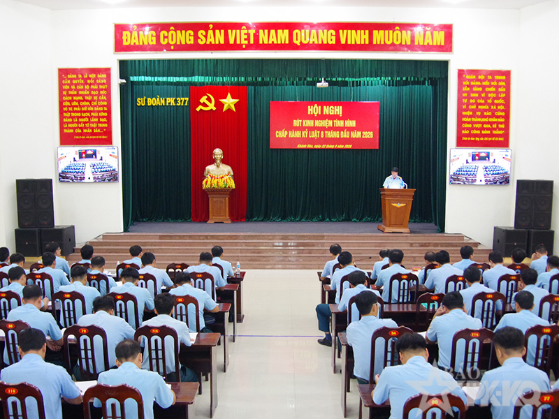 Sư đoàn 377 rút kinh nghiệm công tác chấp hành kỷ luật 8 tháng đầu năm 2026