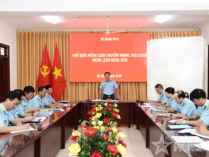 Qu&acirc;n chủng Ph&ograve;ng kh&ocirc;ng-Kh&ocirc;ng qu&acirc;n tổ chức Diễn tập Chỉ huy - Tham mưu 1 b&ecirc;n, 2 cấp tr&ecirc;n bản đồ, c&oacute; một phần thực binh cho c&aacute;c đơn vị khu vực Miền Trung