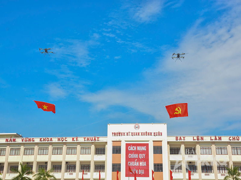 Trường Sĩ quan Kh&ocirc;ng qu&acirc;n c&ocirc;ng bố th&agrave;nh lập Trung t&acirc;m Huấn luyện thực h&agrave;nh phương tiện kh&ocirc;ng người l&aacute;i