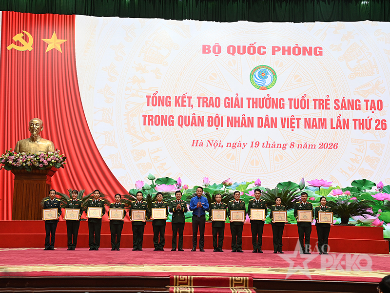 Bộ Quốc ph&ograve;ng tổng kết, trao Giải thưởng Tuổi trẻ s&aacute;ng tạo trong Qu&acirc;n đội nh&acirc;n d&acirc;n Việt Nam lần thứ 26