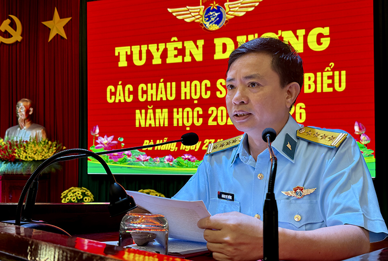 Sư đo&agrave;n 375 tổ chức tuy&ecirc;n dương c&aacute;c ch&aacute;u học sinh ti&ecirc;u biểu năm học 2025-2026