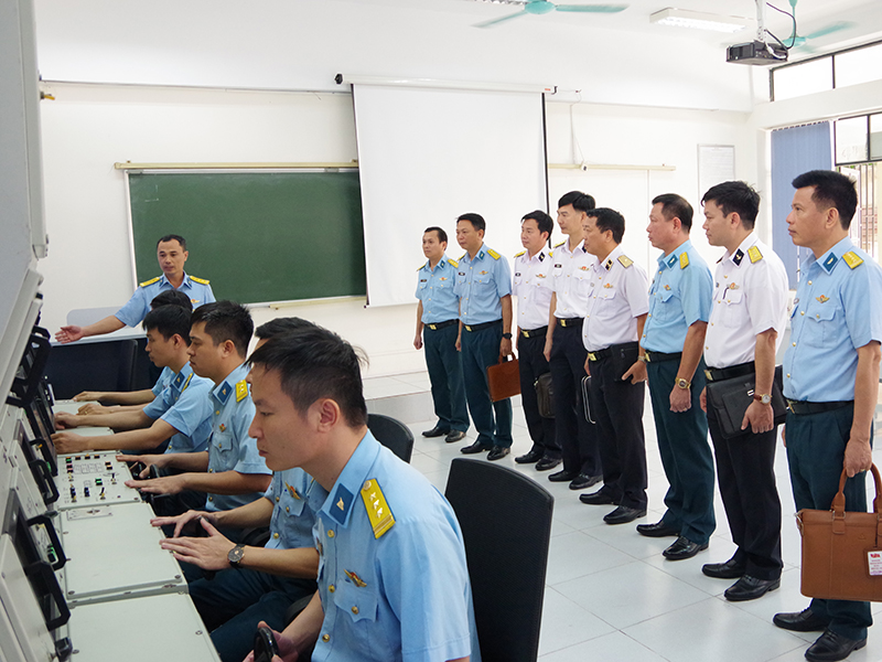 Học viện Ph&ograve;ng kh&ocirc;ng-Kh&ocirc;ng qu&acirc;n v&agrave; Học viện Hải qu&acirc;n trao đổi kinh nghiệm gi&aacute;o dục, đ&agrave;o tạo, nghi&ecirc;n cứu khoa học