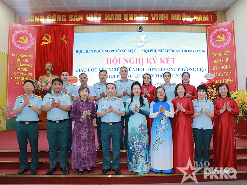 Hội Phụ nữ Lữ đo&agrave;n 26 v&agrave; Hội Phụ nữ phường Phương Liệt, TP H&agrave; Nội k&yacute; kết giao ước kết nghĩa