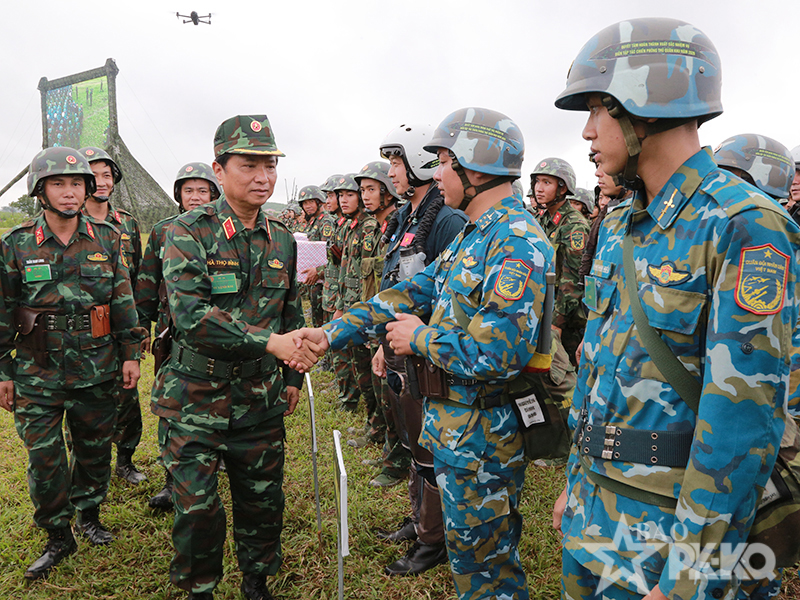 Qu&acirc;n chủng Ph&ograve;ng kh&ocirc;ng-Kh&ocirc;ng qu&acirc;n ho&agrave;n th&agrave;nh tốt nhiệm vụ Diễn tập thực binh bắn đạn thật do Qu&acirc;n khu 4 tổ chức