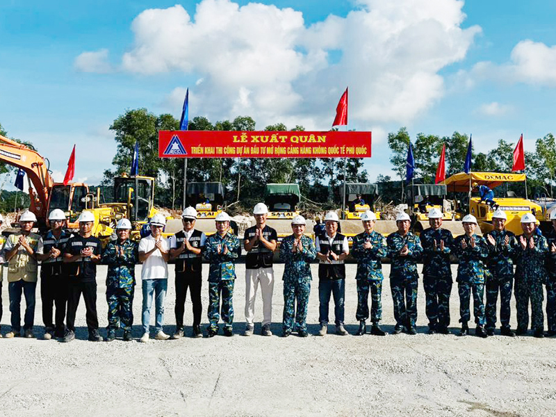 L&iacute;nh thợ ACC l&agrave;m việc &ldquo;xuy&ecirc;n lễ&rdquo; tr&ecirc;n những c&ocirc;ng tr&igrave;nh trọng điểm