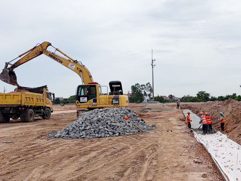 L&iacute;nh thợ ACC l&agrave;m việc &ldquo;xuy&ecirc;n lễ&rdquo; tr&ecirc;n những c&ocirc;ng tr&igrave;nh trọng điểm