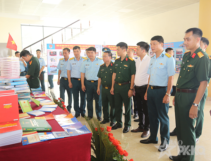 Đo&agrave;n cơ sở Trung đo&agrave;n 921 tổ chức Chương tr&igrave;nh phổ biến, gi&aacute;o dục ph&aacute;p luật vận động Nh&acirc;n d&acirc;n chấp h&agrave;nh ph&aacute;p luật tại cơ sở