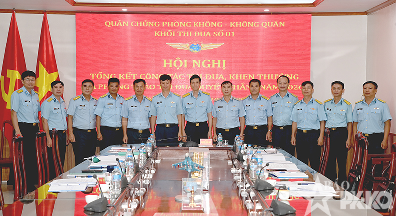 Khối thi đua số 1 Qu&acirc;n chủng Ph&ograve;ng kh&ocirc;ng-Kh&ocirc;ng qu&acirc;n tổng kết c&ocirc;ng t&aacute;c thi đua, khen thưởng v&agrave; Phong tr&agrave;o Thi đua quyết thắng năm 2026