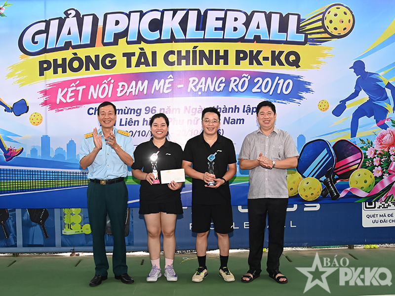 Phòng Tài chính Quân chủng Phòng không-Không quân tổ chức giải Pickleball chào mừng Ngày Phụ nữ Việt Nam 20-10