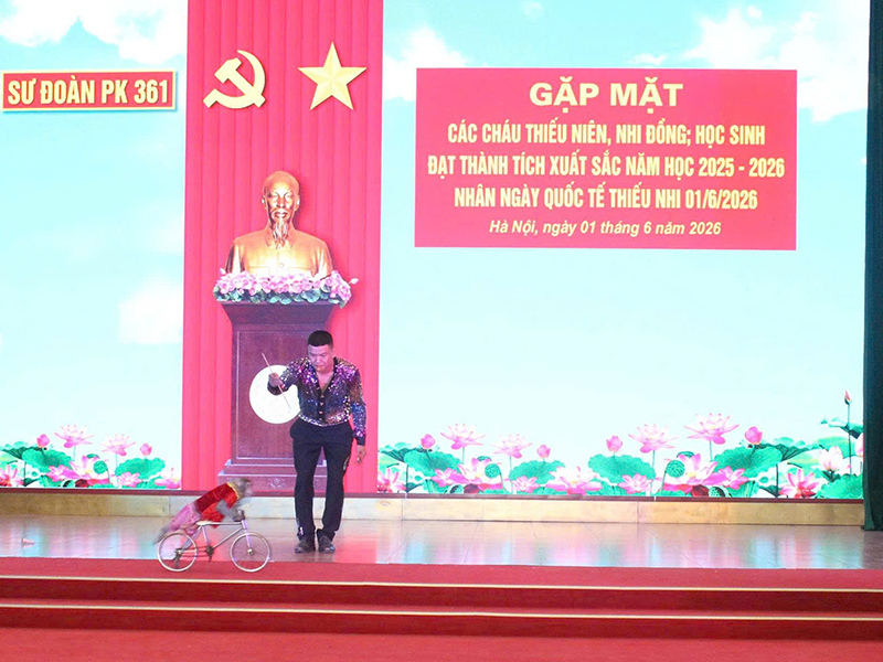Sư đo&agrave;n 361 tổ chức gặp mặt c&aacute;c ch&aacute;u học sinh đạt th&agrave;nh t&iacute;ch xuất sắc năm học 2025-2026