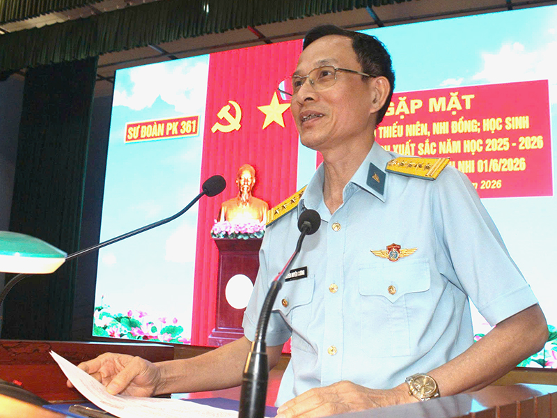 Sư đo&agrave;n 361 tổ chức gặp mặt c&aacute;c ch&aacute;u học sinh đạt th&agrave;nh t&iacute;ch xuất sắc năm học 2025-2026